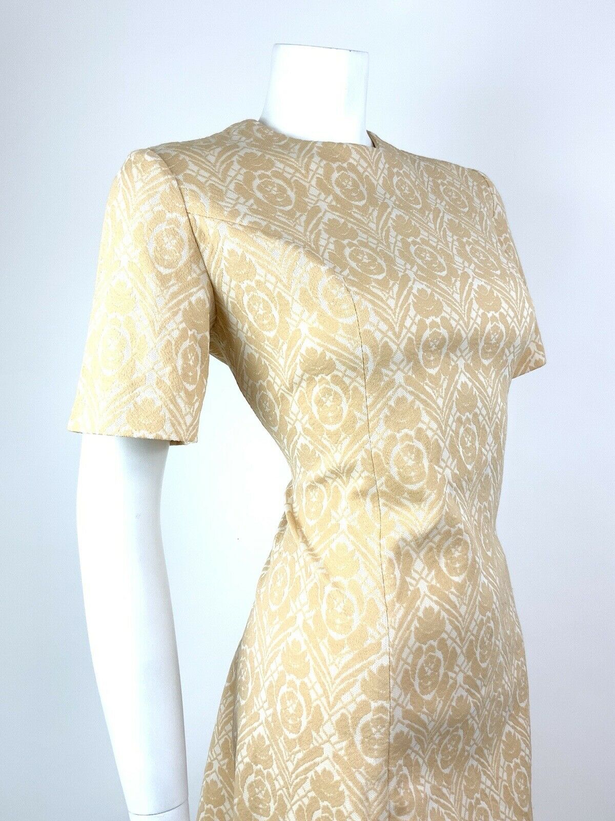 VINTAGE 60s 70s BEIGE WHITE FLORAL DAMASK MOD SCOOTER MINI FITTED DRESS 14 16