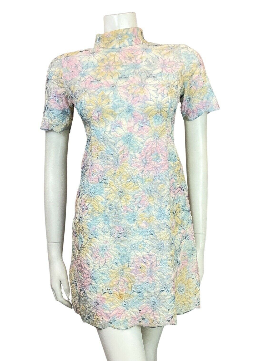 VINTAGE 60s 70s PASTEL BLUE PINK YELLOW FLORAL EMBROIDERED MOD MINI DRESS 6 8