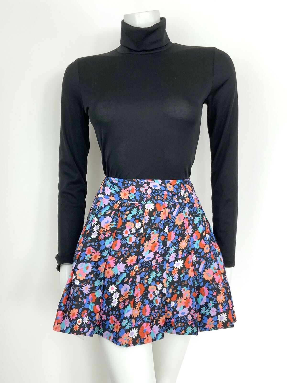 VINTAGE 60s 70s BLACK BLUE PURPLE PINK RED FLORAL KICK PLEAT SHORT SKIRT 6 8