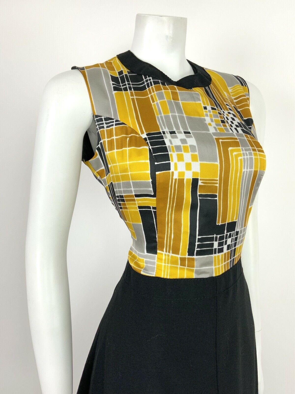 VTG 60s 70s MOD BLACK SILVER GOLD YELLOW GEOMETRIC SLEEVELESS DRESS 12 14