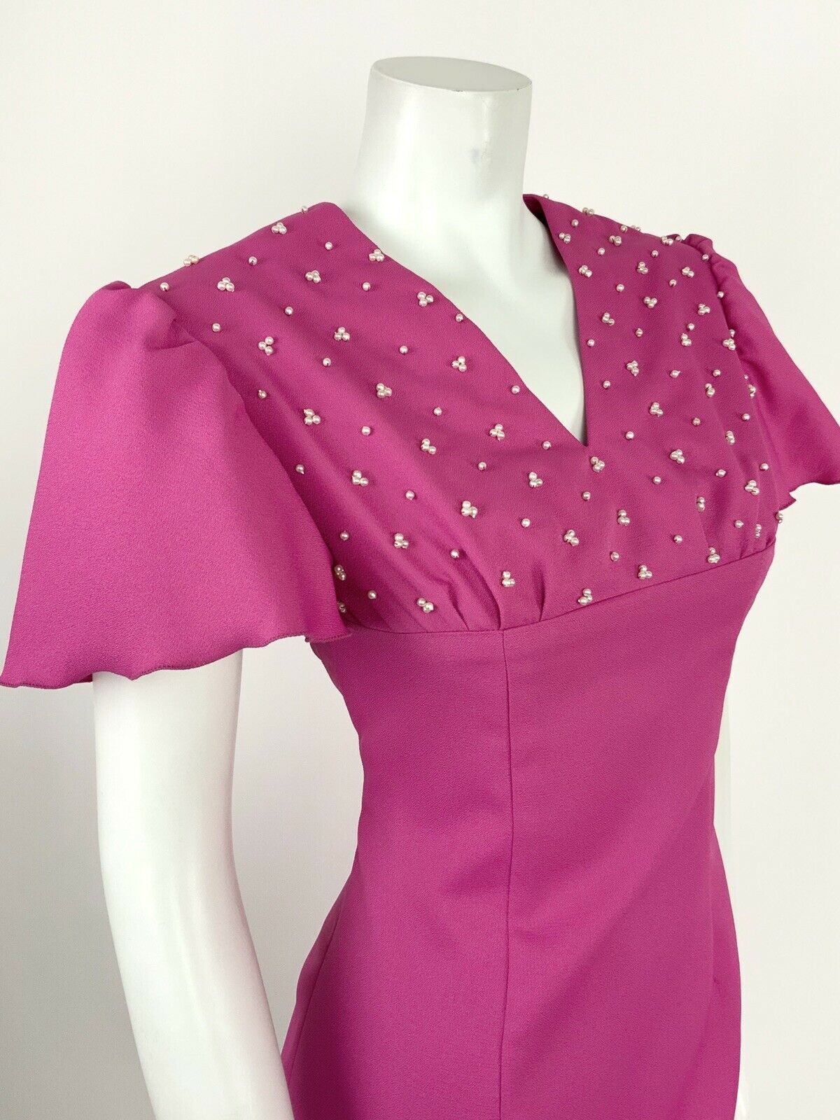 VTG 60s 70s FUCHSIA PINK EMPIRE LINE PEARL EMBELLISHMENT FLUTTER SLEEVE DRESS 8