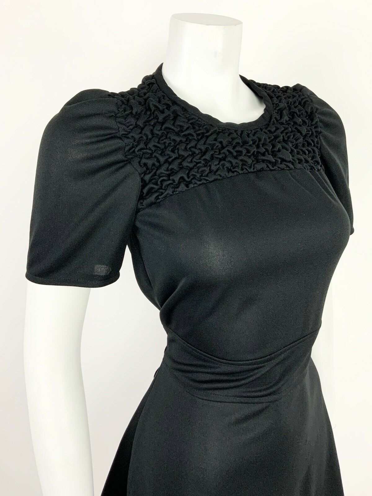 VINTAGE 60s 70s BLACK RUCHED BELTED MOD MINI DRESS 6 8