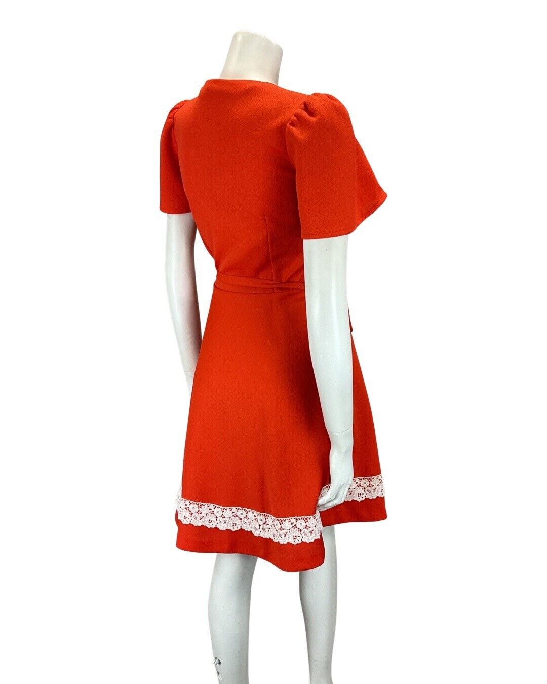 VINTAGE 60s 70s PILLARBOX RED WHITE LACE BELTED MOD FIT AND FLARE DRESS 8