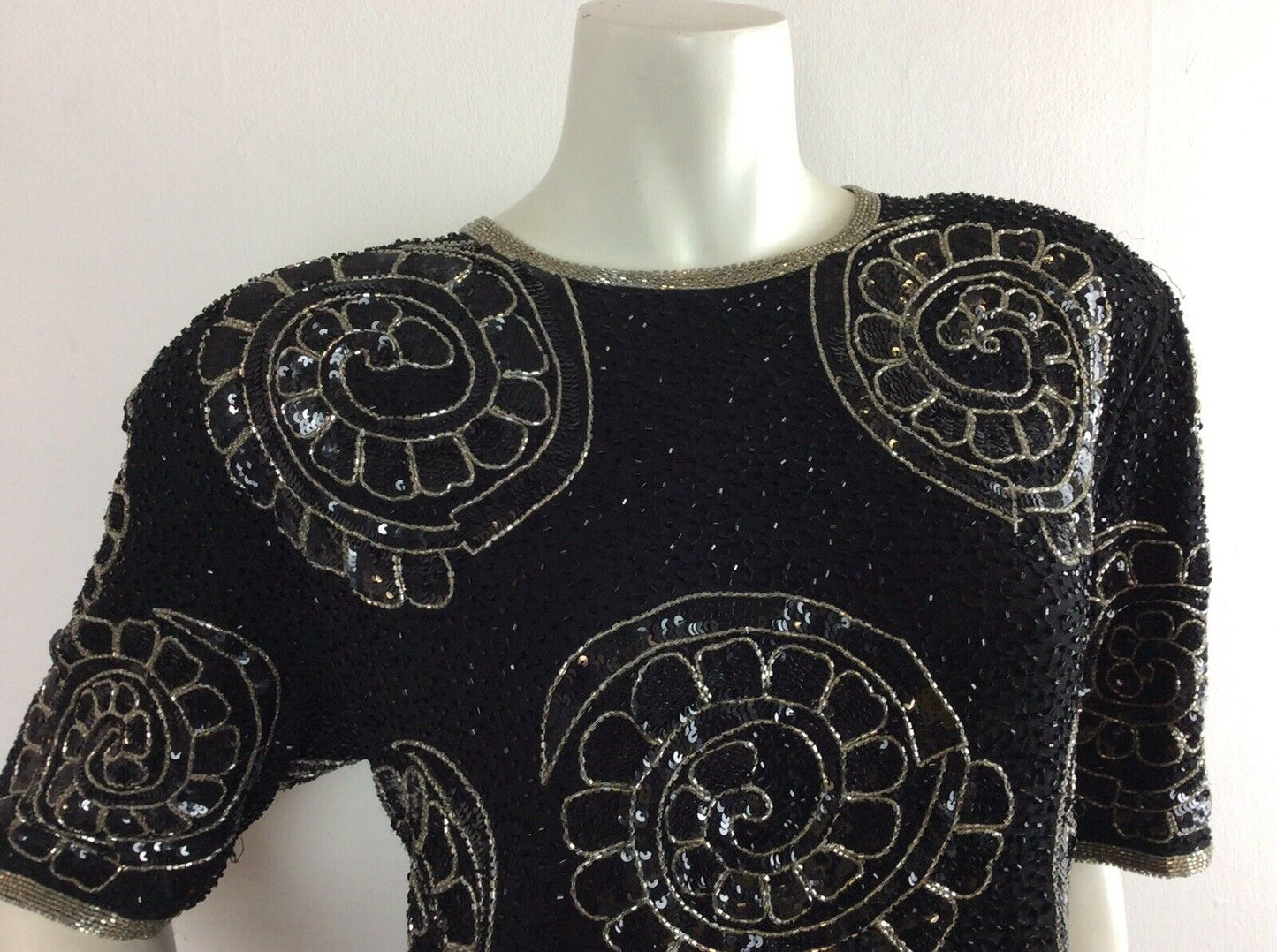 VINTAGE 80S BLACK SILVER BEAD ABSTRACT SWIRL PATTERN DISCO EVENING TOP 16 18