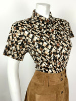 VTG 60s 70s BROWN CREAM WHITE GEOMETRIC DAISY MOD DAGGER SHIRT BLOUSE 14 16