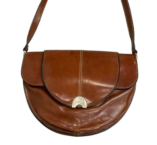 VINTAGE 60s 70s CINNAMON BROWN LEATHER METAL MOD BOHO SADDLE SHOULDER BAG