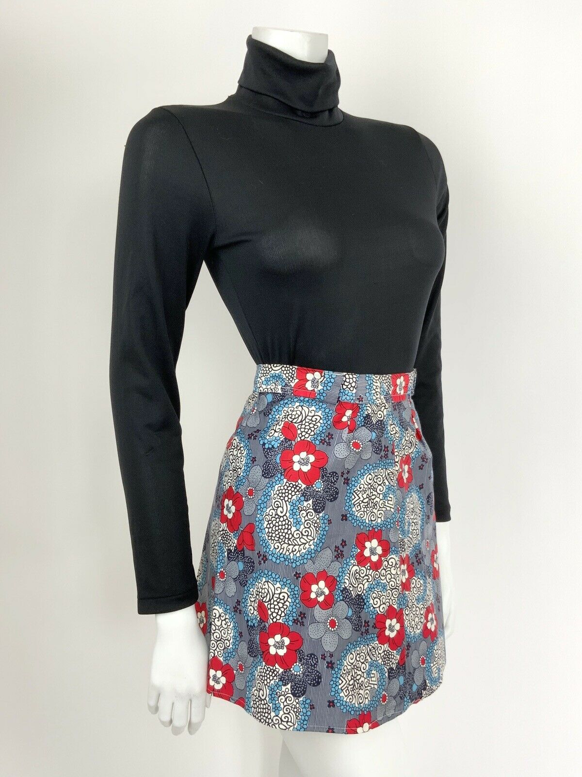 VINTAGE 60s 70s NAVY BLUE WHITE RED PSYCHEDELIC FLORAL MINI SKIRT 10