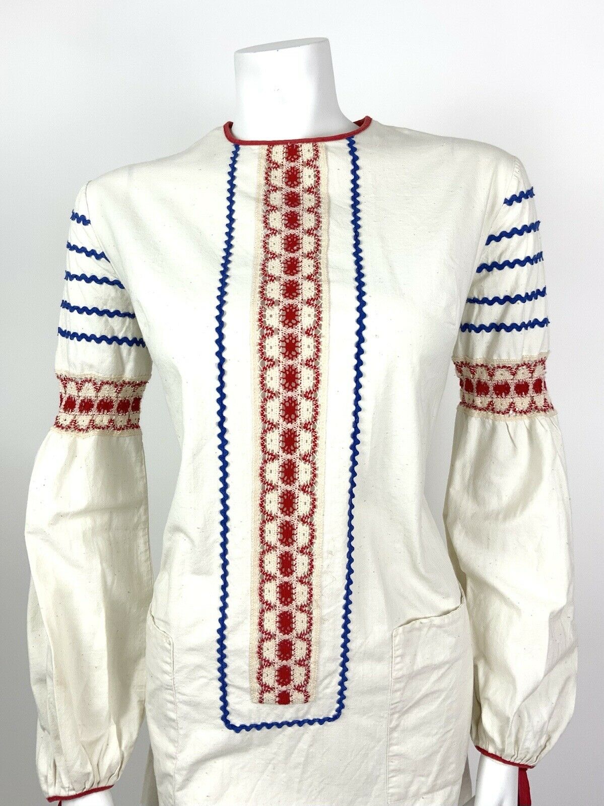 VTG 60s 70s CREAM RED BLUE RIC RAC CROCHET FOLK COTTON MINI SHIFT DRESS 12 14