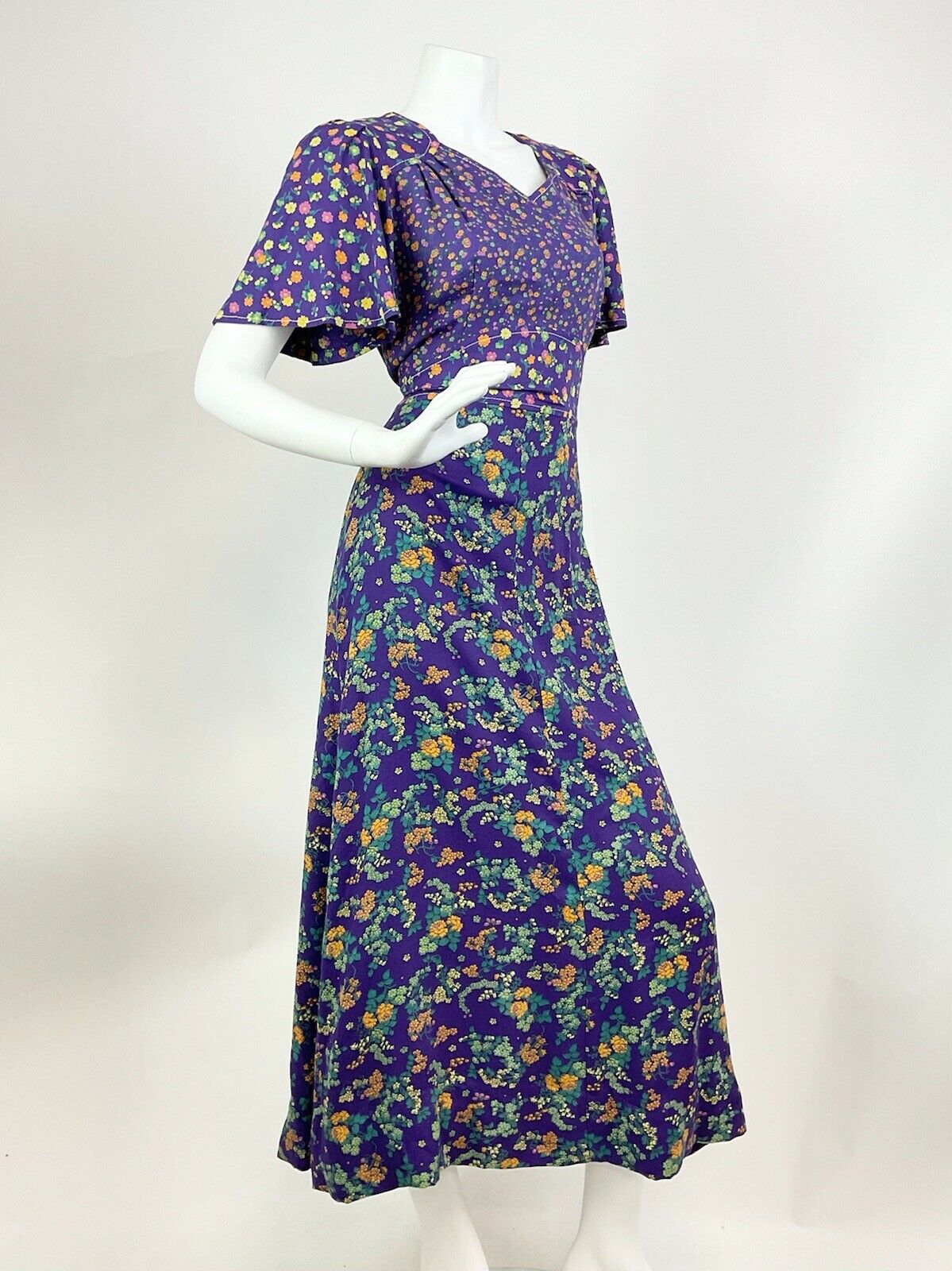 VINTAGE 60s 70s PURPLE PINK GREEN FLORAL DITSY CAPE SLEEVE MOD MAXI DRESS 10 12