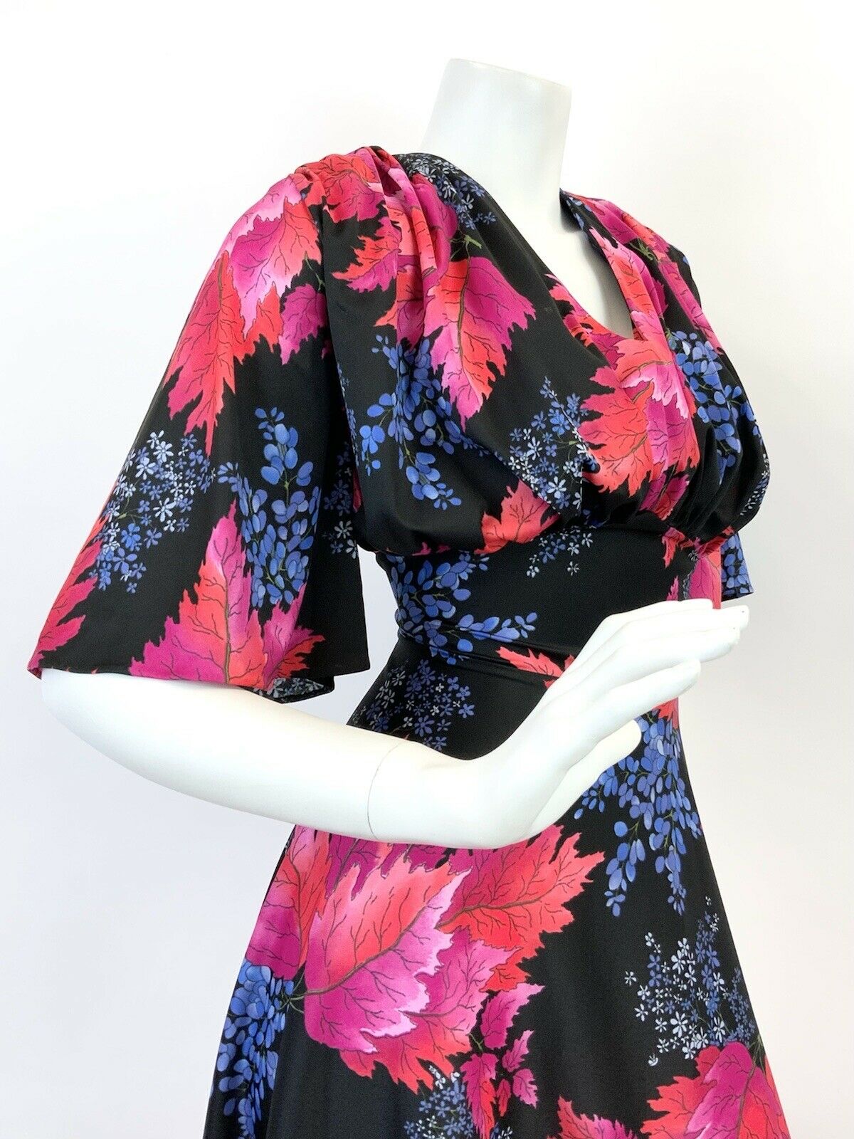 VTG 60s 70s BLACK BLUE PINK ORANGE DITSY FLOWER LEAFY BELL SLEEVE MAXI DRESS 16