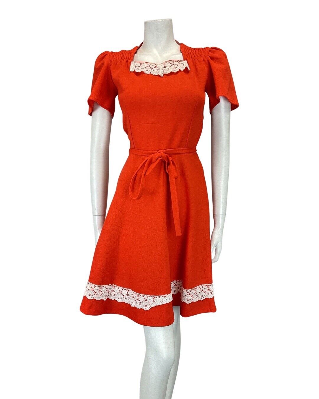 VINTAGE 60s 70s PILLARBOX RED WHITE LACE BELTED MOD FIT AND FLARE DRESS 8