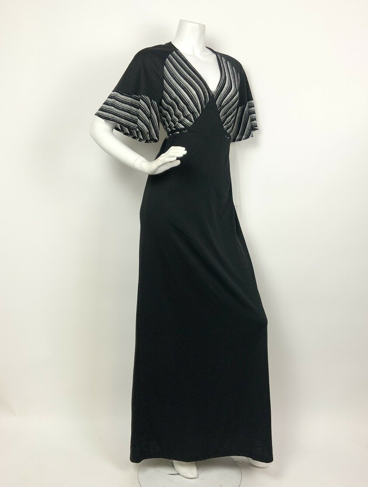 VTG 60s 70s BLACK METALLIC SILVER STRIPED BELL SLEEVE DISCO GLAM MAXI DRESS 8 10