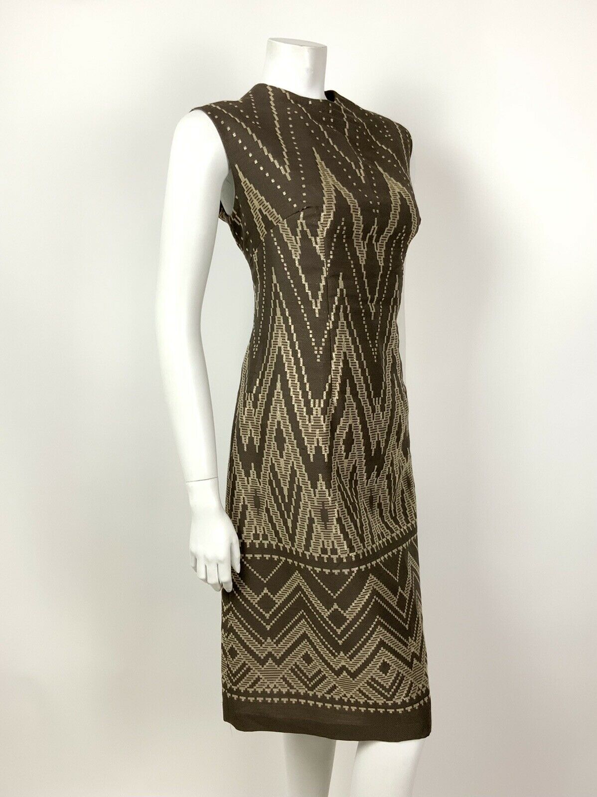 VINTAGE 60s 70s BROWN GOLD CREAM ZIG ZAG AZTEC SLEEVELESS DRESS 12 14