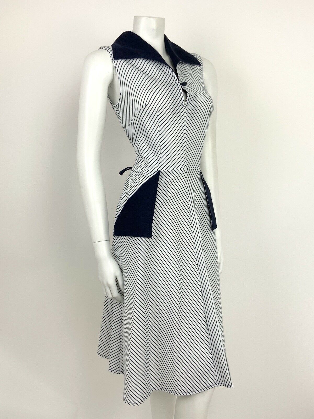 VINTAGE 60s 70s NAVY BLUE WHITE STRIPED OP-ART WING COLLAR SUN DRESS 10