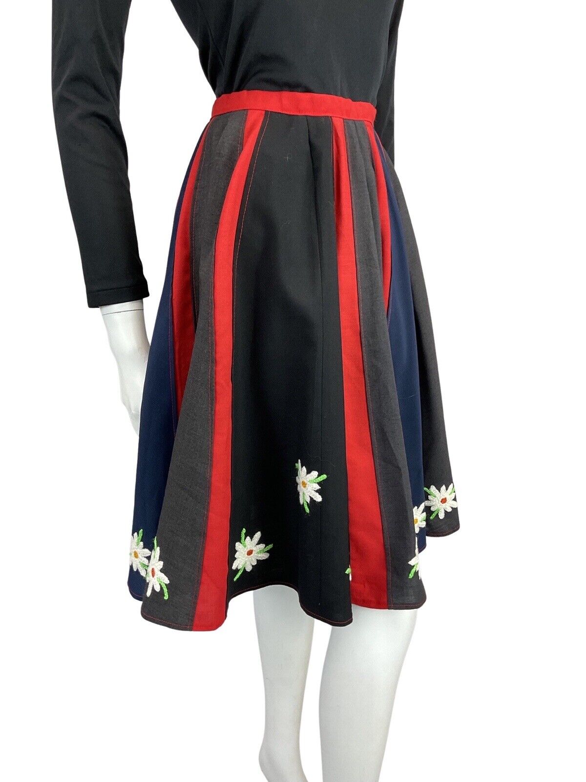 VTG 60s 70s BLACK NAVY RED DAISY EMBROIDERY FLOATY BOHO FOLK A-LINE SKIRT 8 10