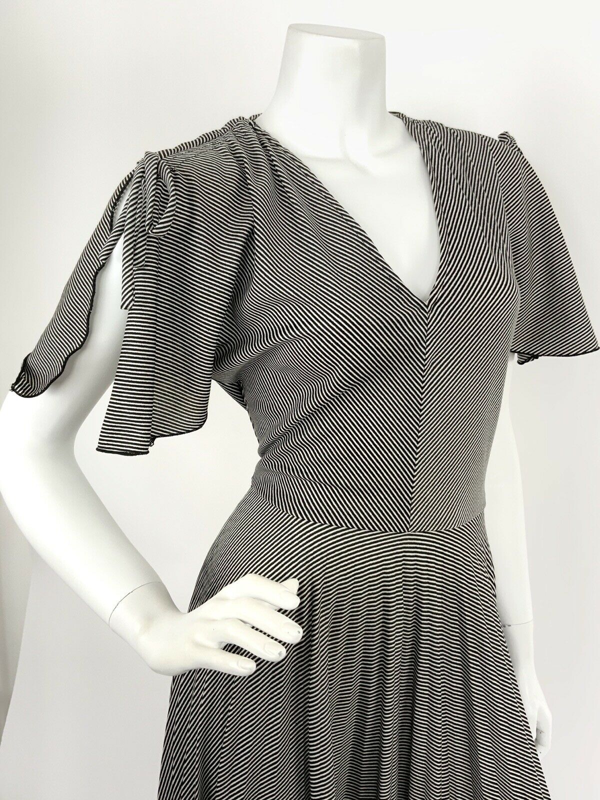 VINTAGE 70s BLACK WHITE STRIPED FLUTTER SLEEVE MAXI DRESS 10