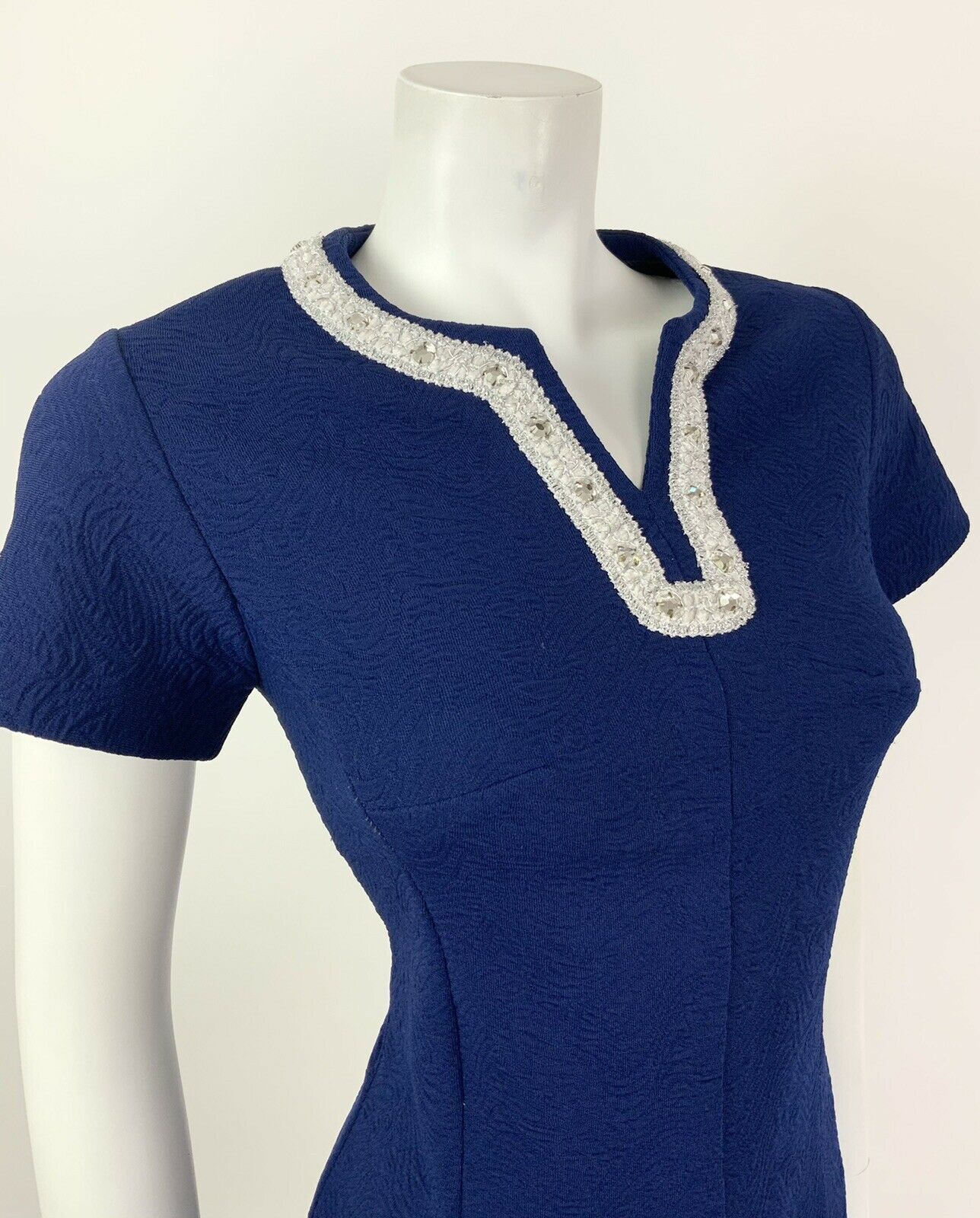 VINTAGE 60s 70s NAVY BLUE SILVER DIAMANTE WHITE TRIM SHORT DRESS 8 10