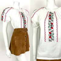 VTG 70s WHITE RED APPLE BLACK FLORAL EMBROIDERED PEASANT FOLK BLOUSE TOP 10 12