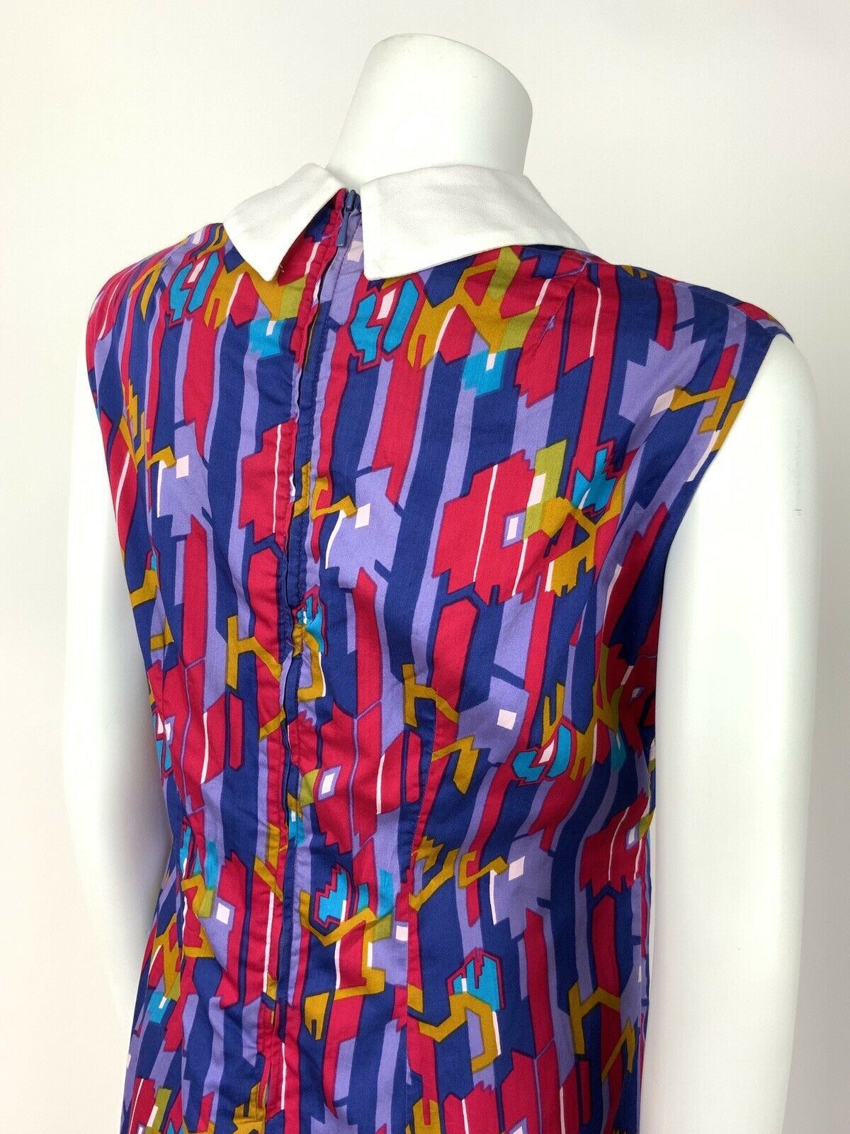 VINTAGE 60s 70s ABSTRACT SHIFT DRESS RED PURPLE BLUE GOLD WHITE COLLAR 14