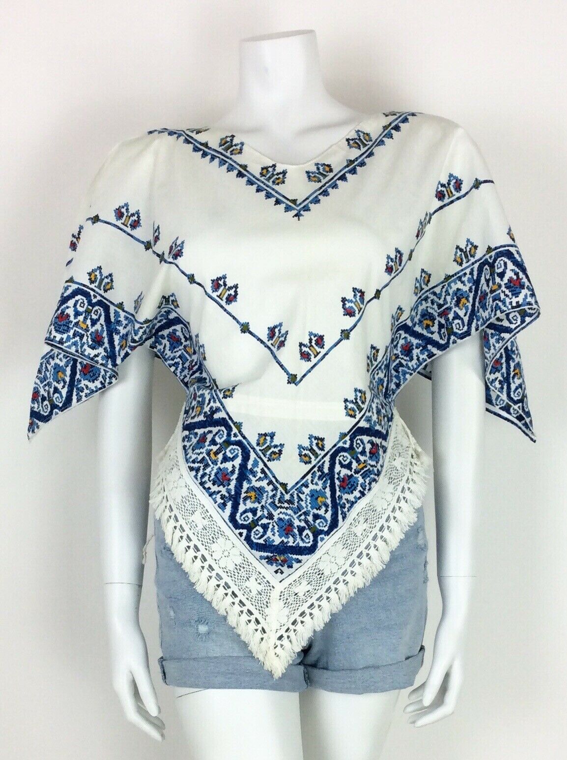 VTG 70s HANDKERCHIEF TOP WHITE BLUE RED BANDANNA TASSEL HIPPY ETHNIC 6 8