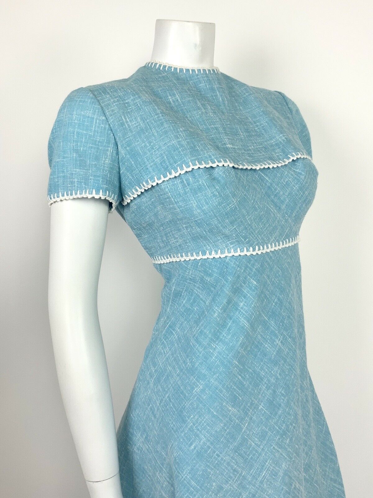 VTG 60s 70s BABY BLUE WHITE COTTON LINEN BLANKET STITCH PRINCESS LINE DRESS 10