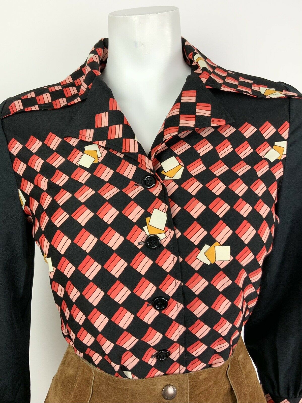 VINTAGE 60s 70s BLACK RED PEACH WHITE GEOMETRIC CHECKERED DAGGER SHIRT 10 12