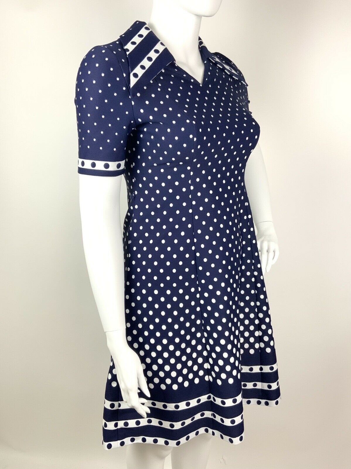 VINTAGE 60s 70s NAVY BLUE WHITE POLKA DOT DAGGER WING COLLAR FLARED DRESS 16