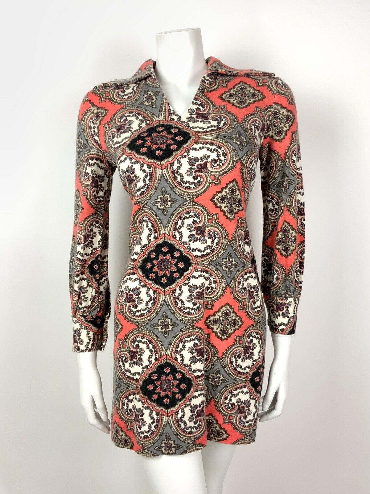 VINTAGE 60s 70s GREY ORANGE BLACK FLORAL TILE WING COLLAR SHIFT MINI DRESS 12 14