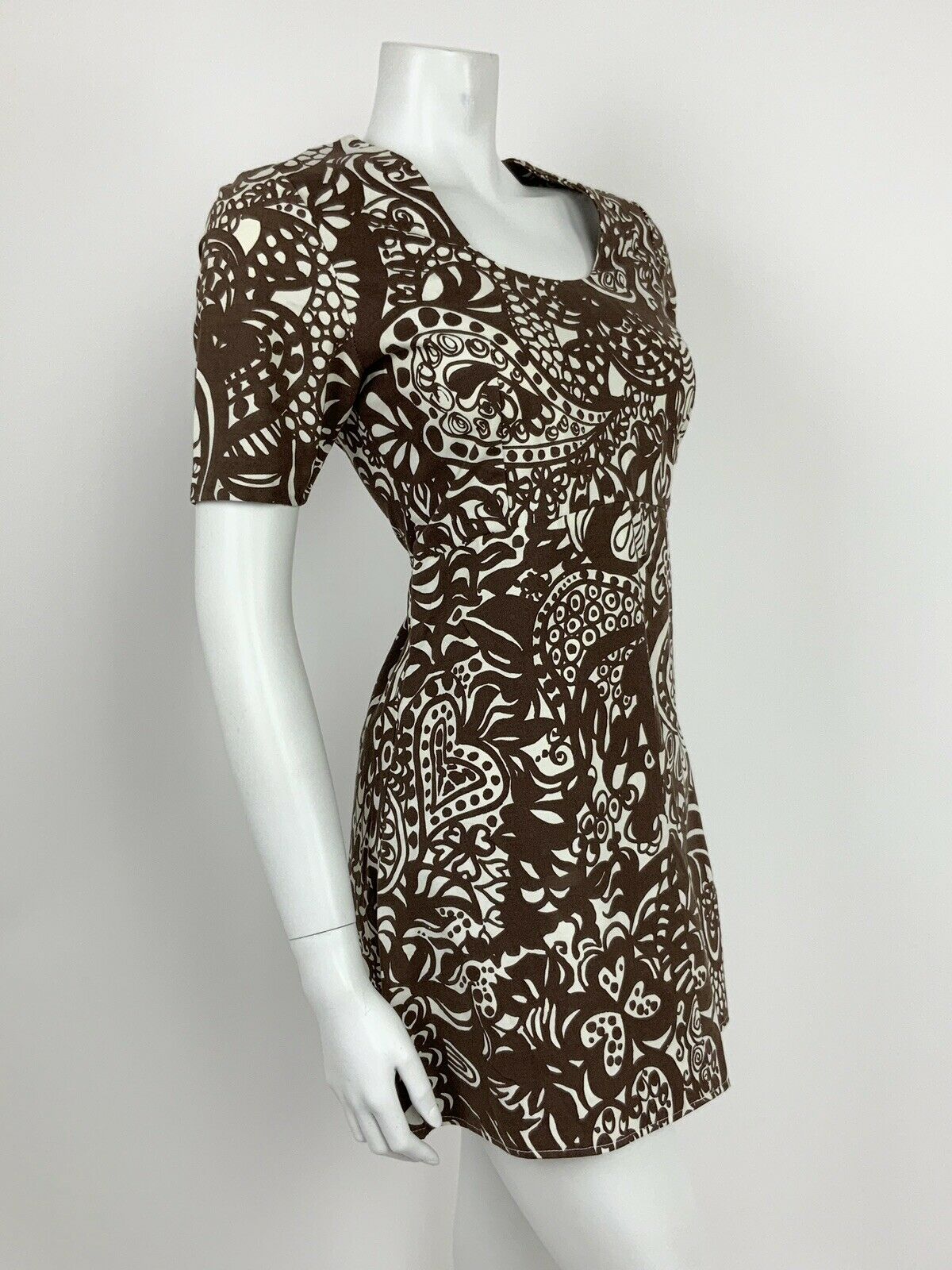 VTG 60s 70s WHITE BROWN PSYCHEDELIC FLORAL PAISLEY HANDPRINTED MINI DRESS 10