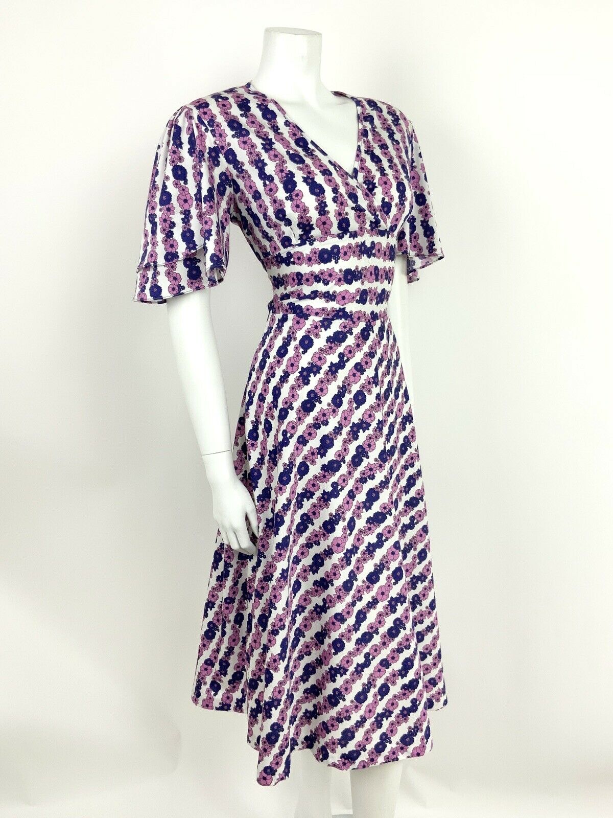 VINTAGE 60s 70s WHITE PINK PURPLE FLORAL STRIPED FLUTTER SLEEVE SWING DRESS 14