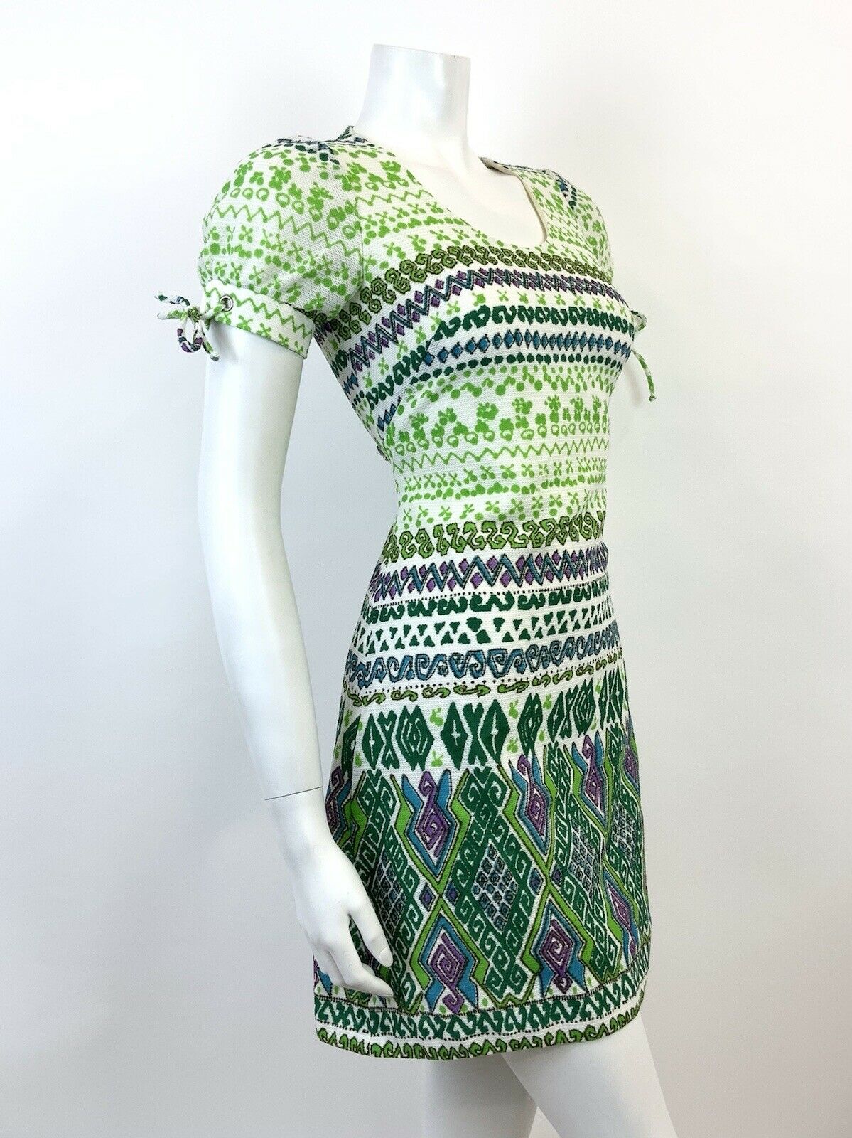 VINTAGE 60s 70s WHITE GREEN BLUE GEOMETRIC AZTEC STRIPED MOD MINI DRESS 8 10