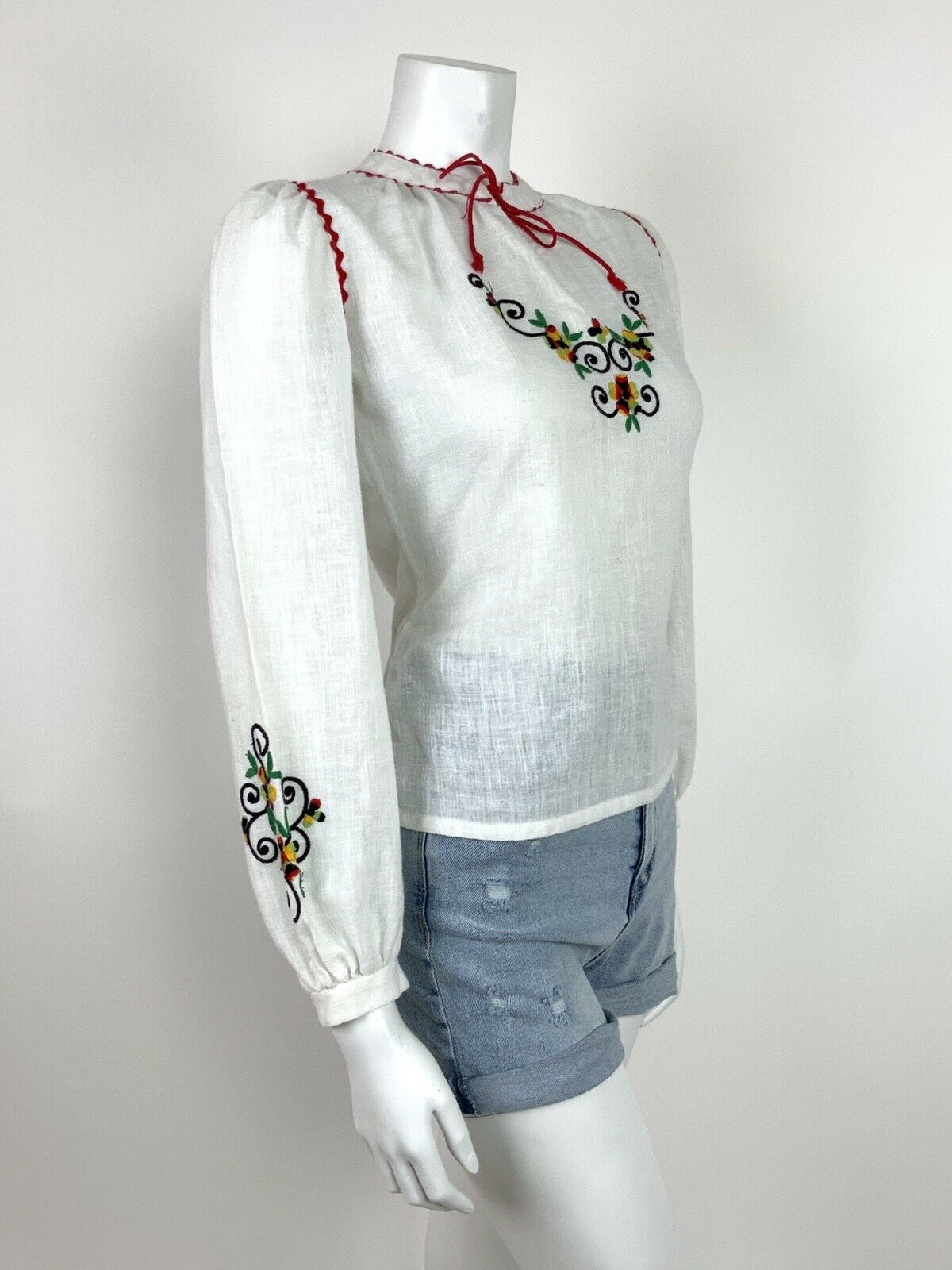 VTG 70s ETHNIC WHITE BLACK RED YELLOW GREEN EMBROIDERED FLORAL TOP GYPSY 10 12