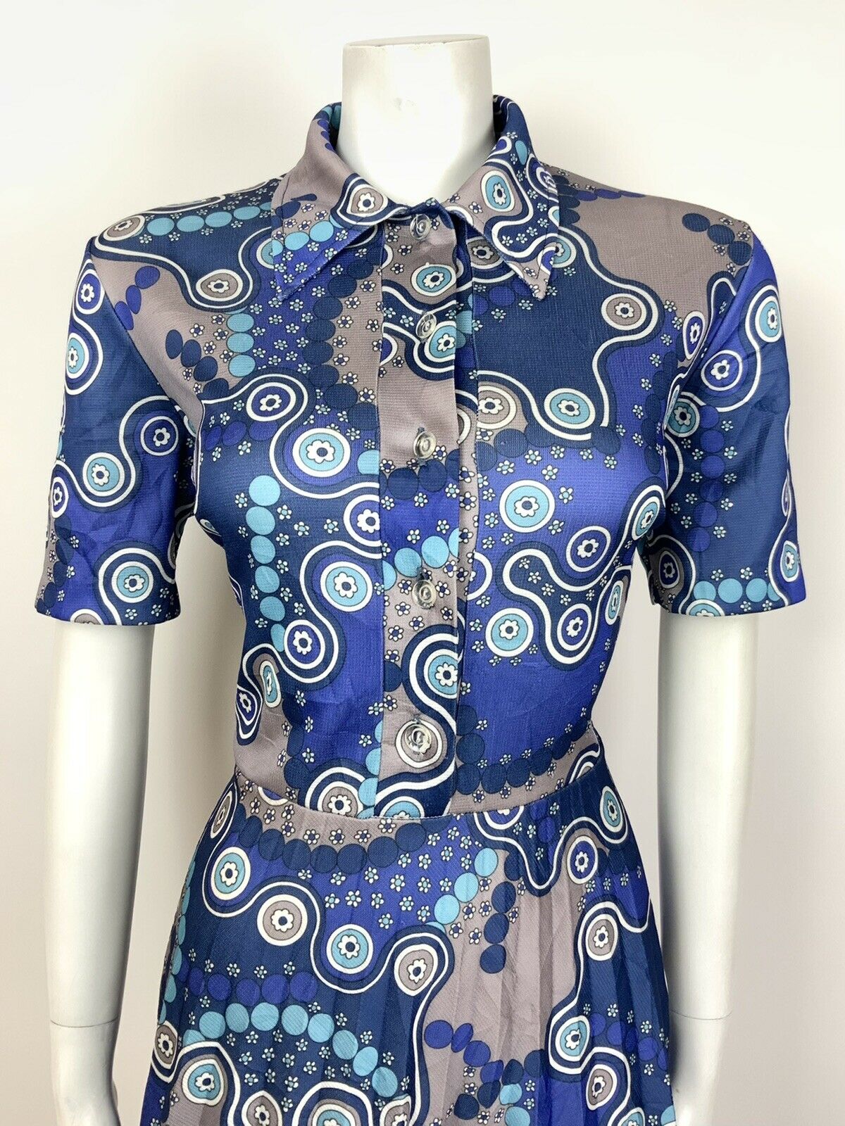 VINTAGE 60s 70s BLUE BEIGE WHITE DAISY PSYCHEDELIC DAGGER SHIRT PLEATED DRESS 16