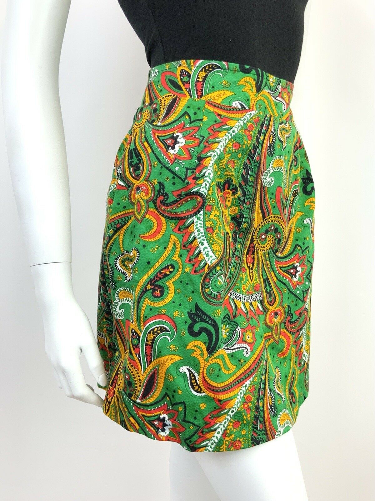 VINTAGE 60s 70s GREEN RED BLACK PSYCHEDELIC FLORAL PAISLEY MOD MINI SKIRT 8