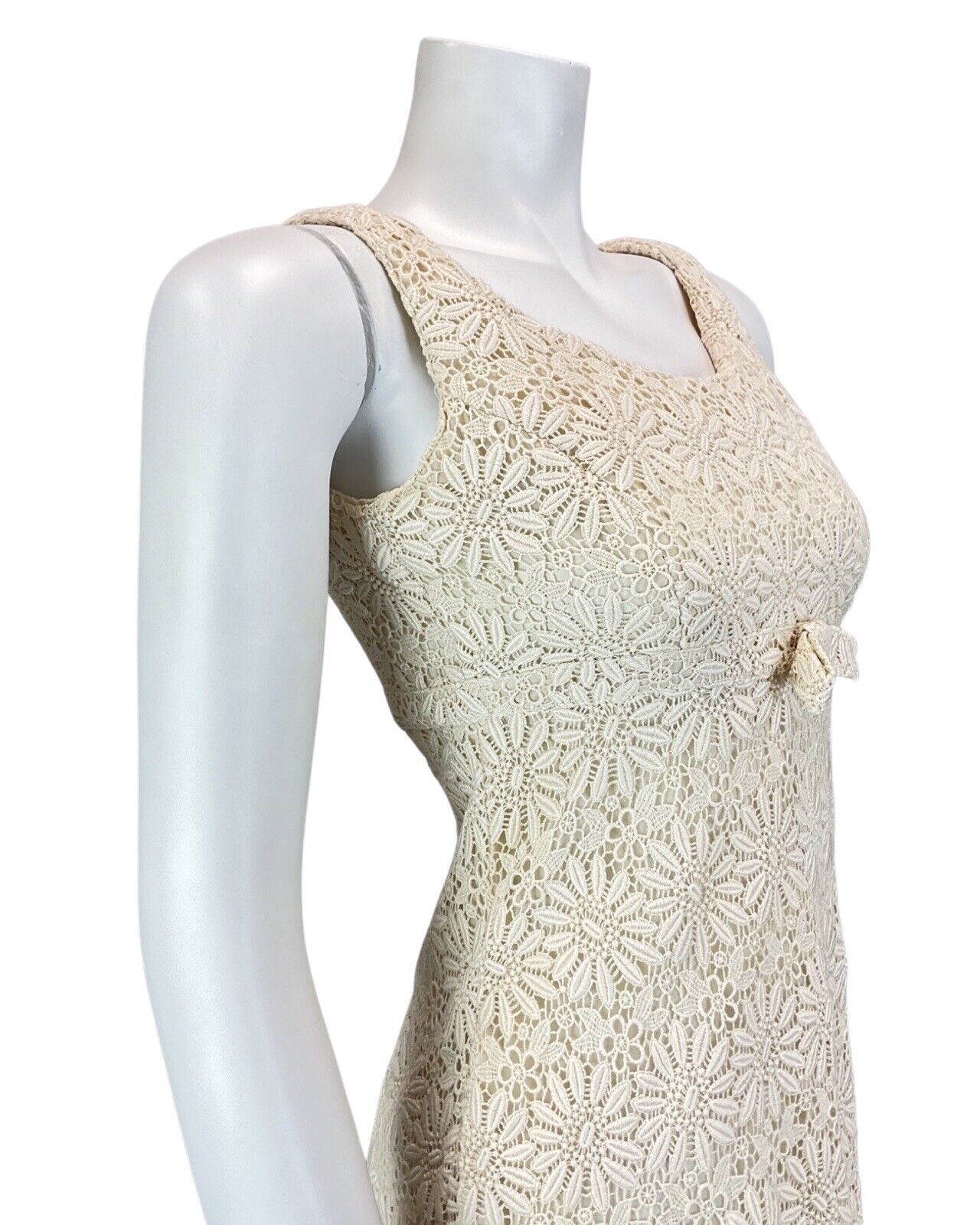 VINTAGE 60s 70s CREAM DAISY FLORAL LACE SCOOP NECK MOD EMPIRE MINI DRESS 6