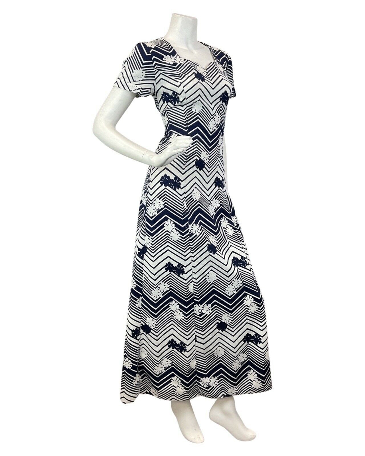 VINTAGE 60s 70s WHITE NAVY BLUE ZIG-ZAG FLORAL OP-ART MOD MAXI DRESS 10 12