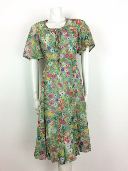 VINTAGE 60s 70s GREEN WHITE PSYCHEDELIC FLORAL BELL SLEEVE TEA DRESS 8